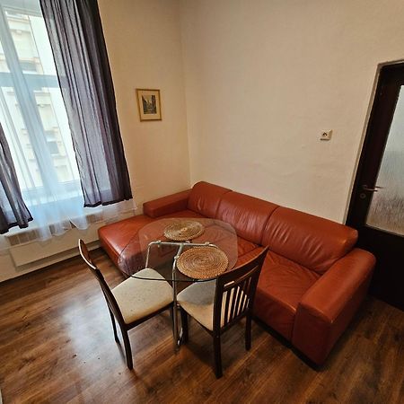 Apartments Zizkov 2C Praga Esterno foto